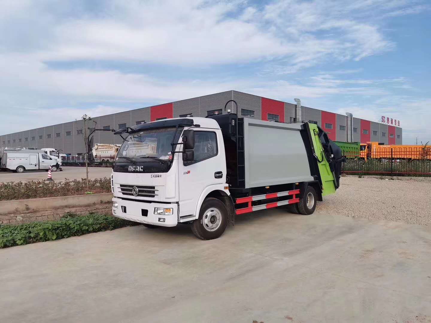 東風大多利卡8方壓縮垃圾車